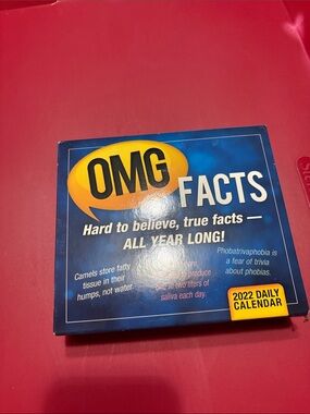 OMG Facts 2022 Daily Calendar - Blue